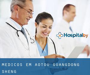 Médicos em Aotou (Guangdong Sheng)