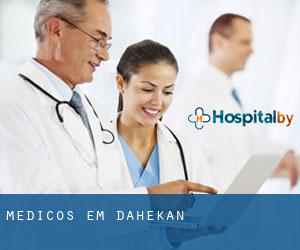 Médicos em Dahekan